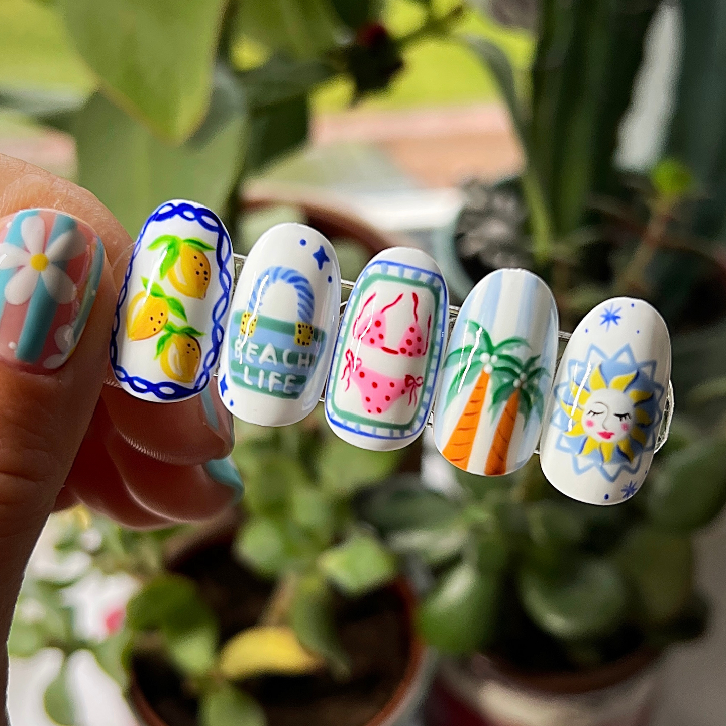 5 Cute Summer Nail Art Video Tutorials - collection 1
